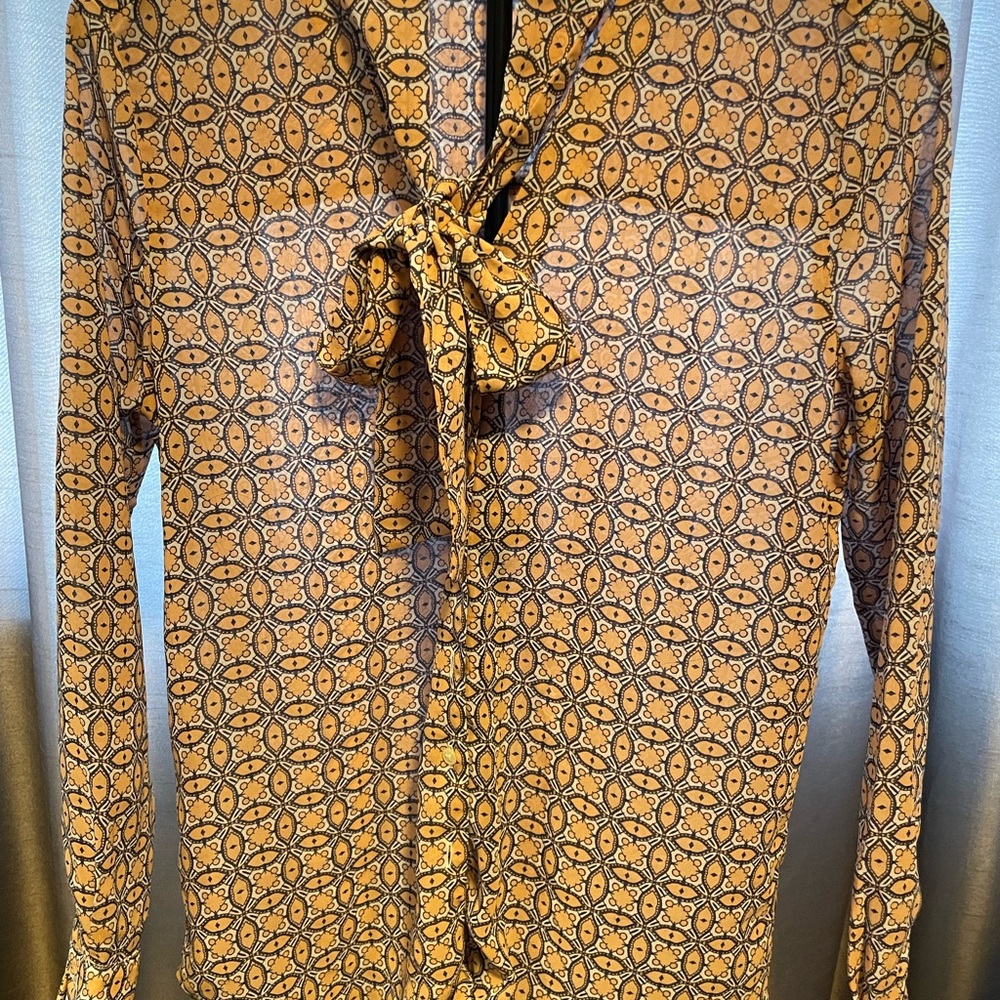 Banana Republic Women’s “Tie”Button Down Patterned Shirt - navy and pink(beige)